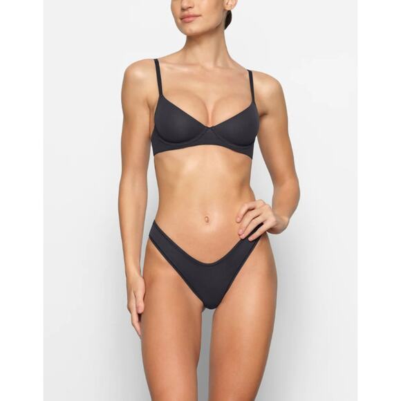 SKIMS Fits Everybody Unlined Demi Bra Underwire Adjustable Straps Onyx Sz 40DDDD - Picture 1 of 5